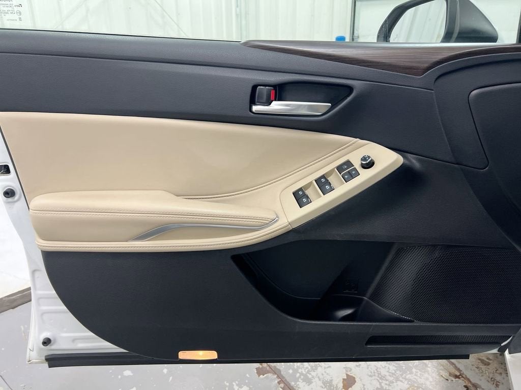 2020 Toyota Avalon XLE