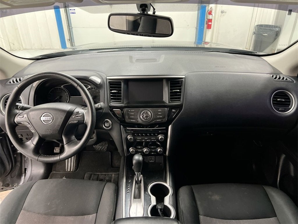 2020 Nissan Pathfinder SV