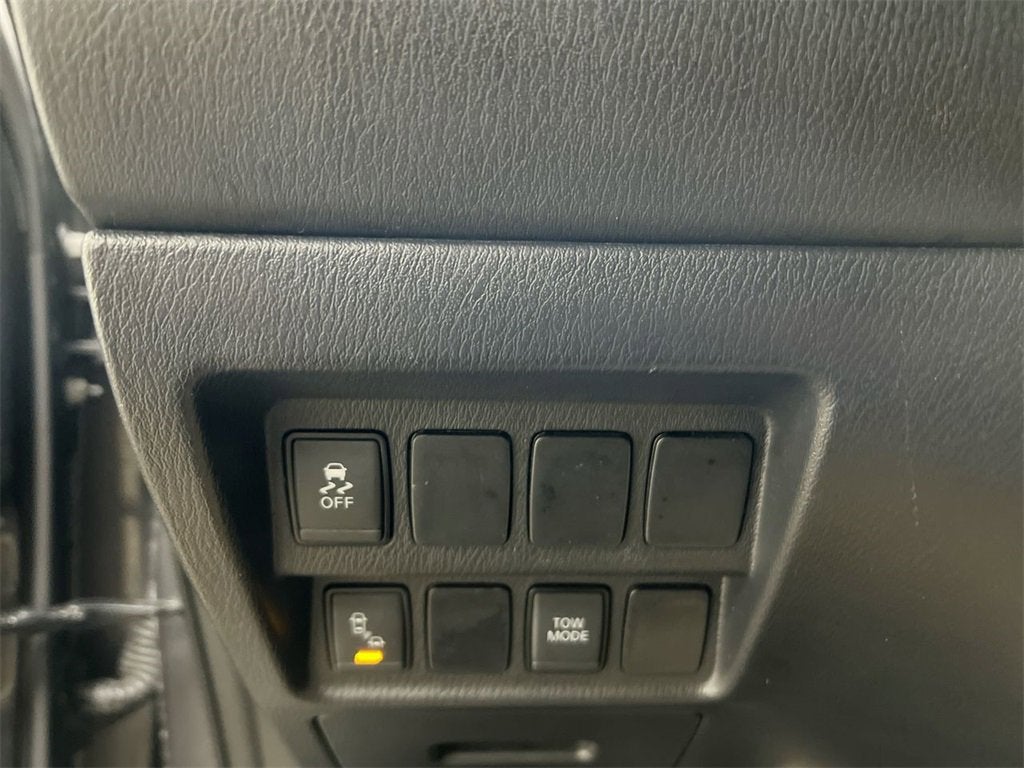 2020 Nissan Pathfinder SV