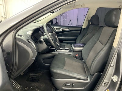 2020 Nissan Pathfinder SV