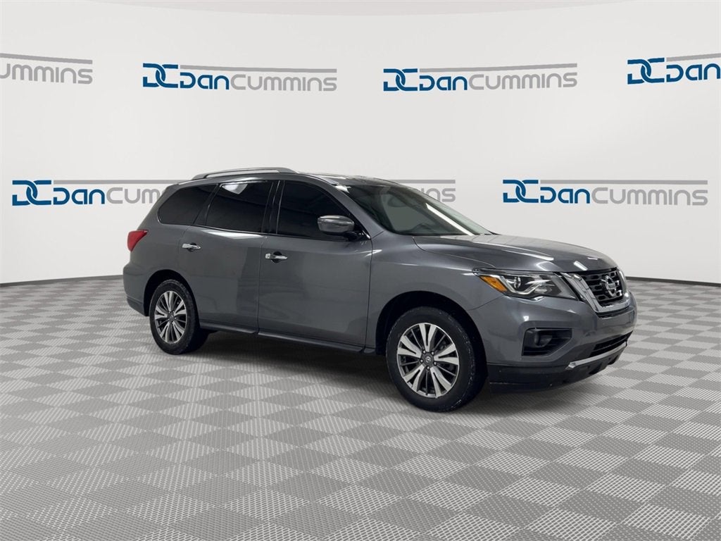 2020 Nissan Pathfinder SV