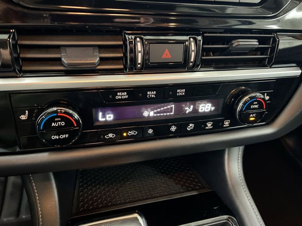 2023 Nissan Pathfinder SV