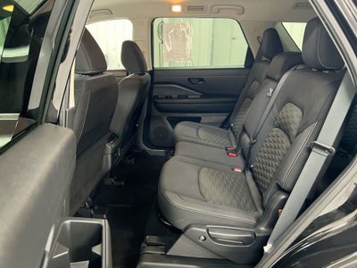 2023 Nissan Pathfinder SV