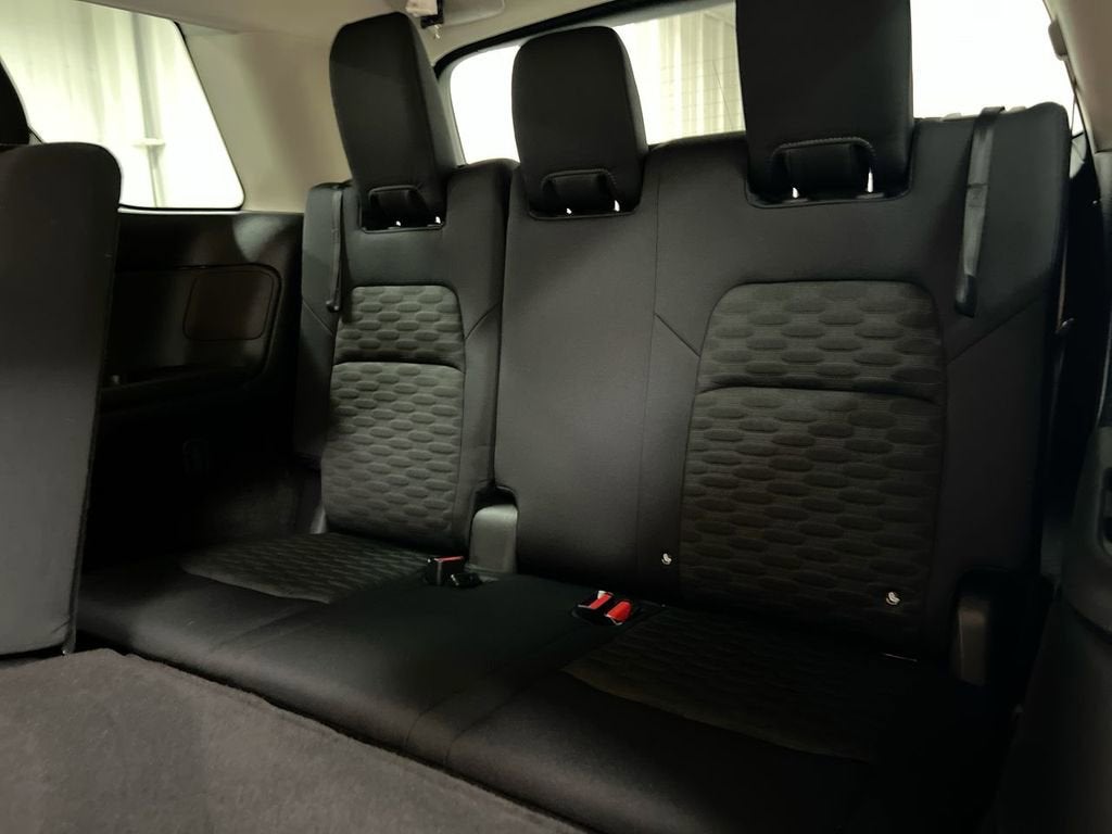 2023 Nissan Pathfinder SV
