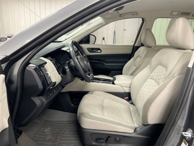 2022 Nissan Pathfinder SV