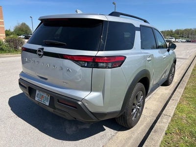 2025 Nissan Pathfinder SV