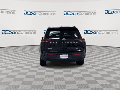 2025 Nissan Pathfinder SV