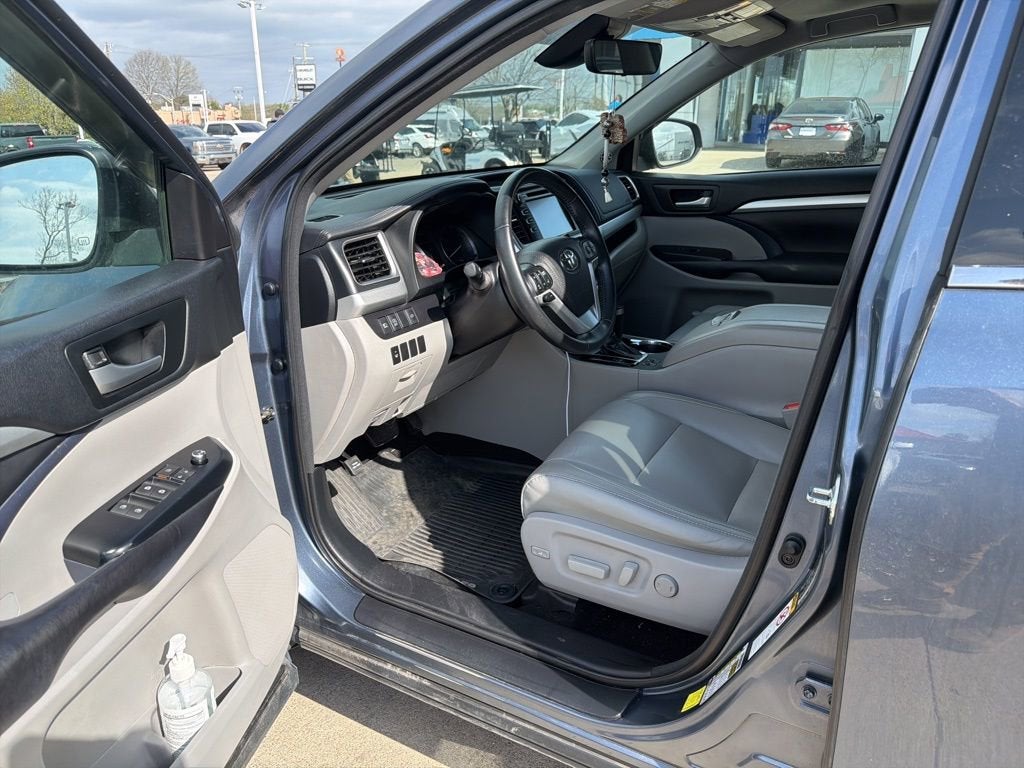 2018 Toyota Highlander SE