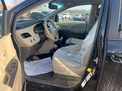 2011 Toyota Sienna LE AAS