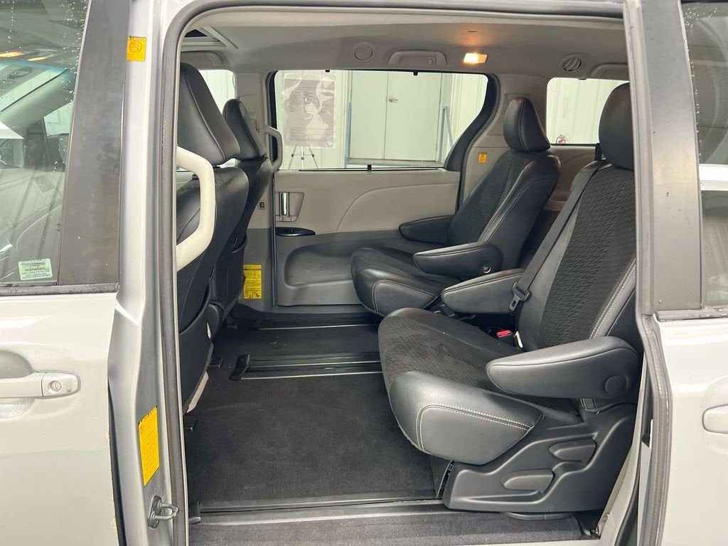 2011 Toyota Sienna SE