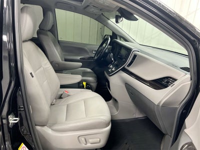2018 Toyota Sienna XLE Auto Access Seat