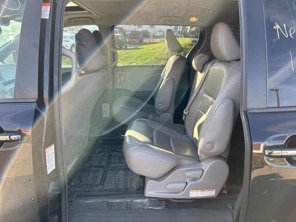 2019 Toyota Sienna XLE Auto Access Seat