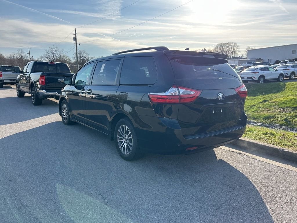 2019 Toyota Sienna XLE Auto Access Seat