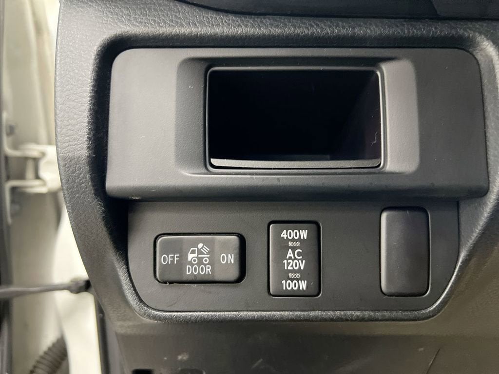 2016 Toyota Tacoma SR
