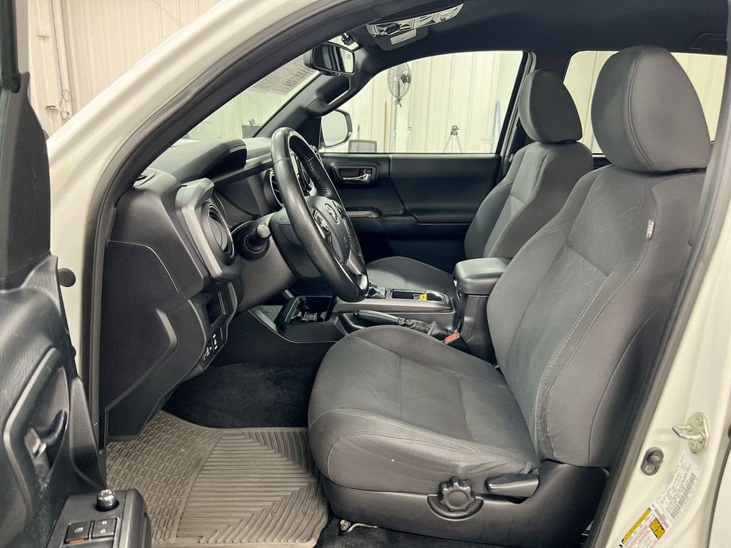 2016 Toyota Tacoma SR
