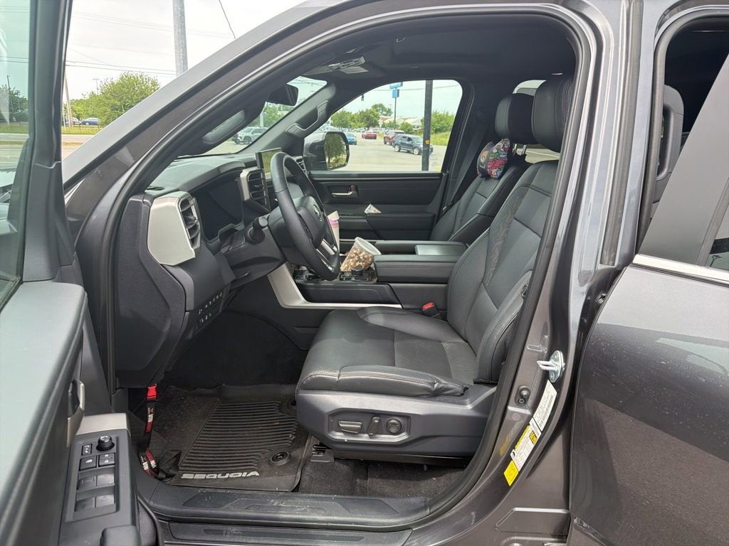 2025 Toyota Sequoia SR5