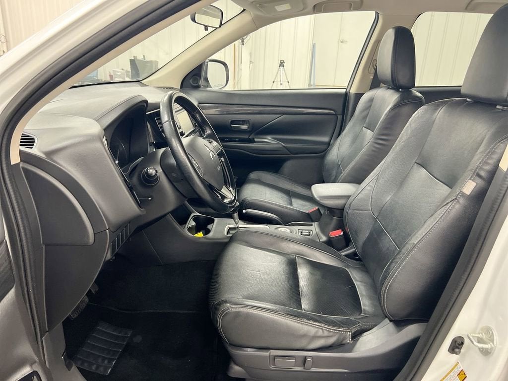 2016 Mitsubishi Outlander SE