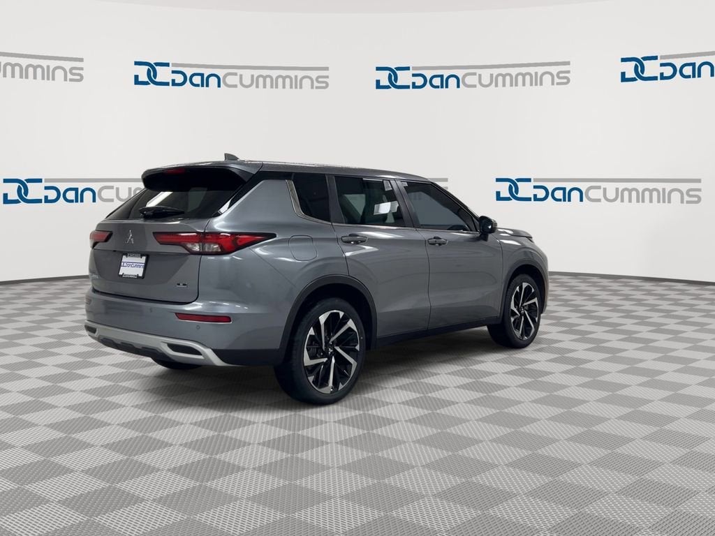 2023 Mitsubishi Outlander SE