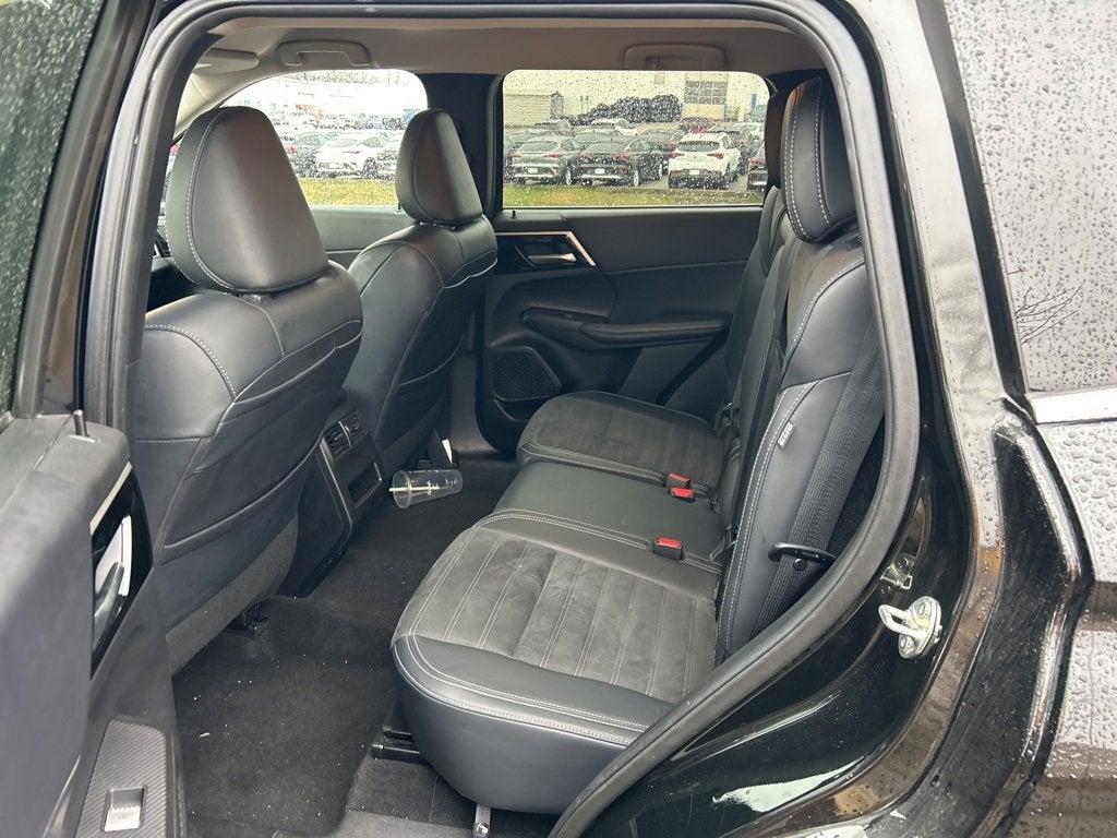 2024 Mitsubishi Outlander SE