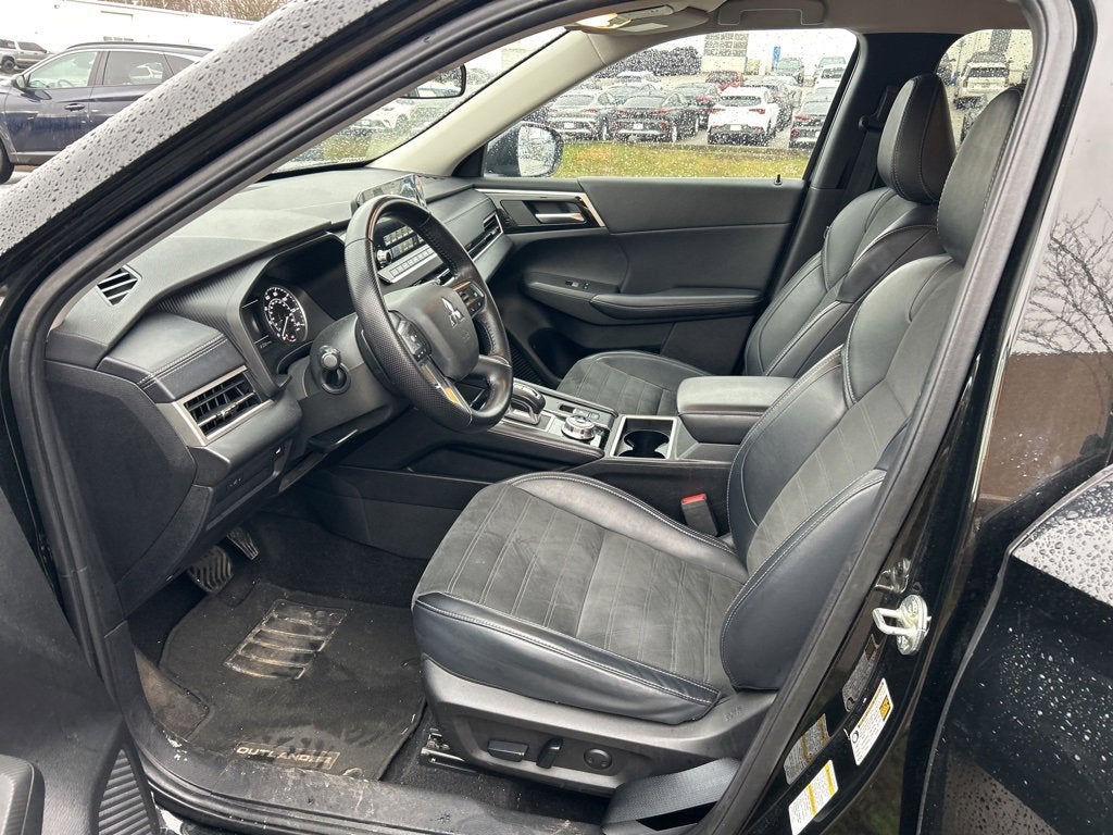2024 Mitsubishi Outlander SE