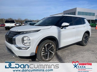 2023 Mitsubishi Outlander SE