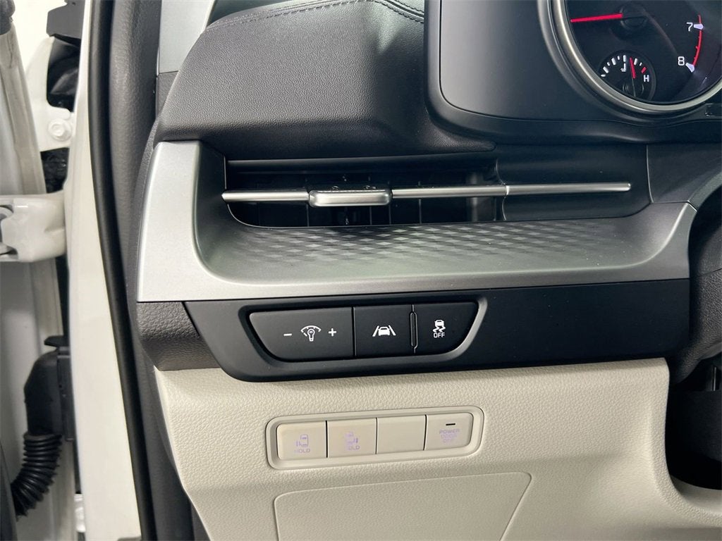 2023 Kia Carnival LX