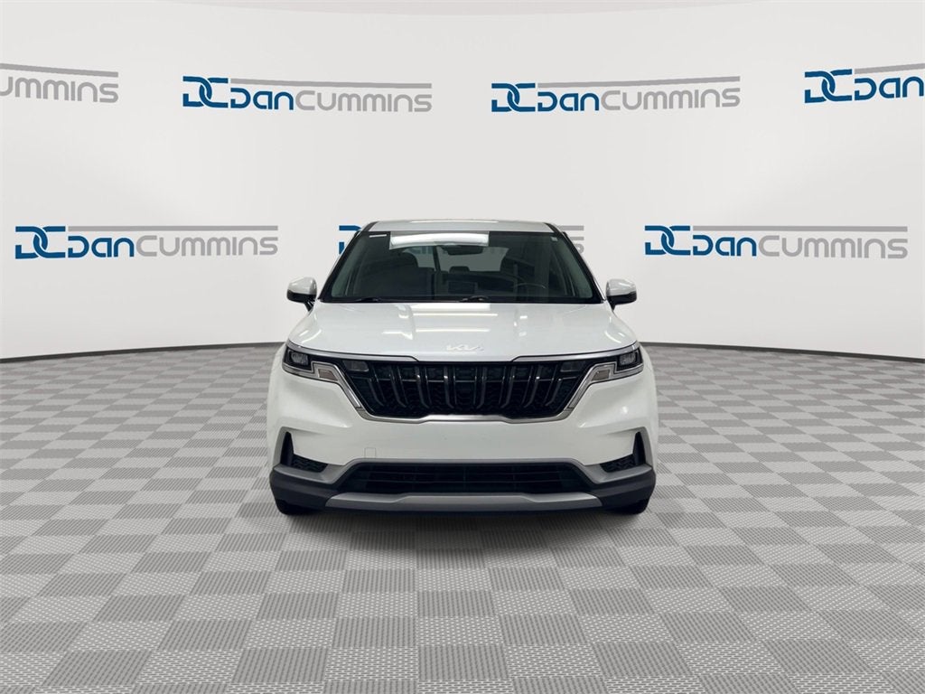 2023 Kia Carnival LX