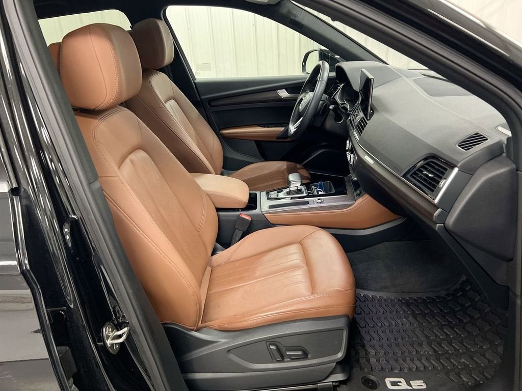 2022 Audi Q5 S line Premium Plus