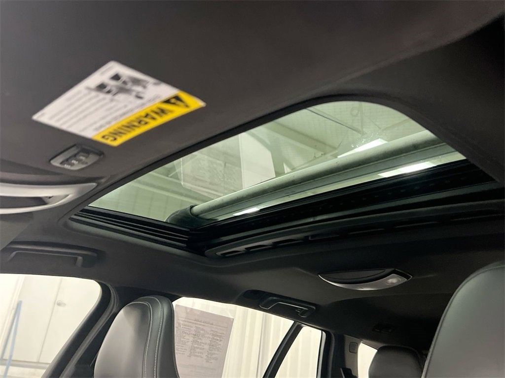 2017 Volvo V60 R-Design Platinum