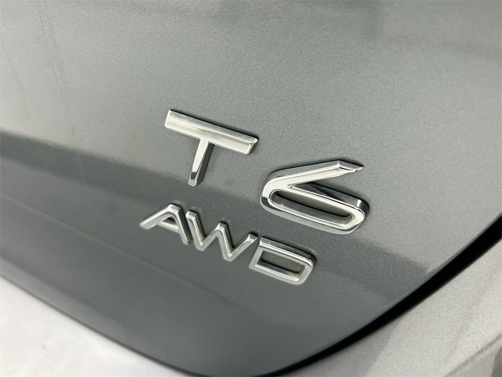 2017 Volvo V60 R-Design Platinum