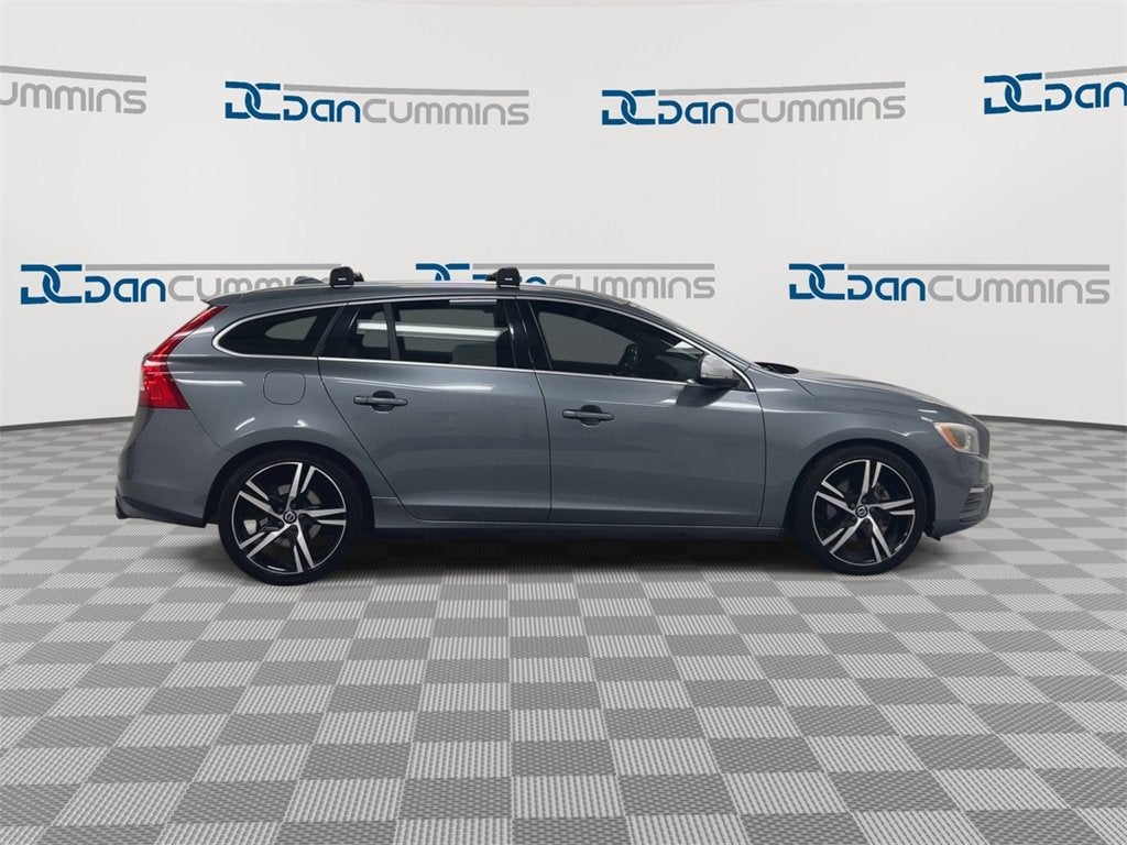 2017 Volvo V60 R-Design Platinum