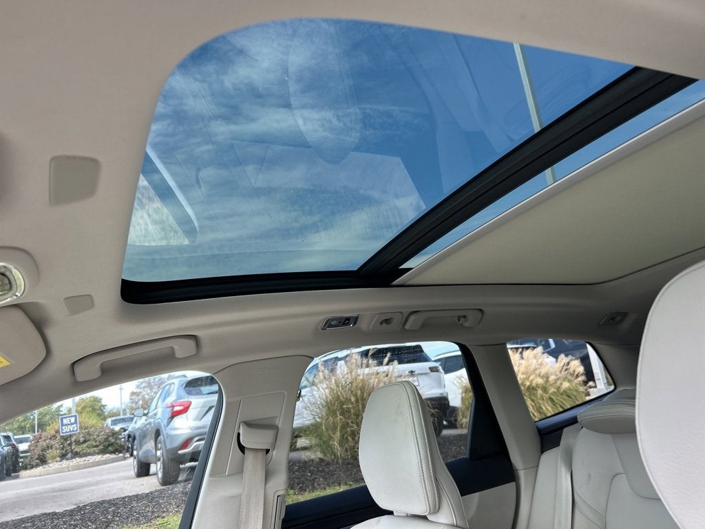 2021 Volvo XC60 Momentum