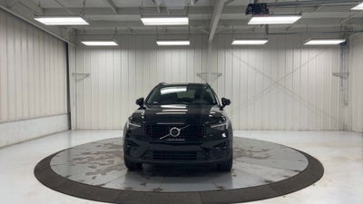 2024 Volvo XC40 Plus Dark Theme