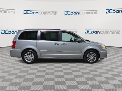 2014 Chrysler Town & Country Touring-L