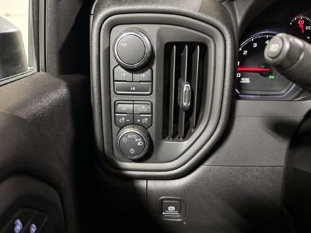2024 Chevrolet Silverado 2500HD Custom