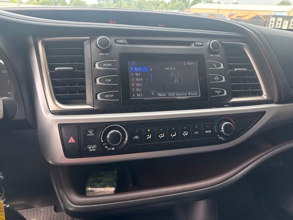 2019 Toyota Highlander LE