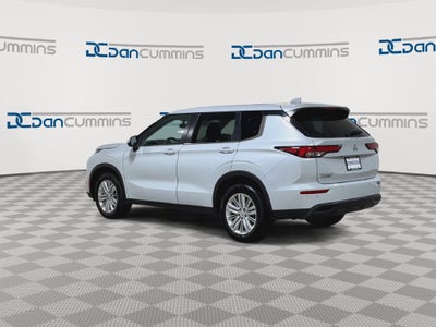2024 Mitsubishi Outlander ES