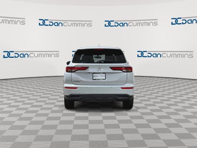 2024 Mitsubishi Outlander ES