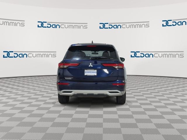 2024 Mitsubishi Outlander SE Black Edition w/Pano Roof