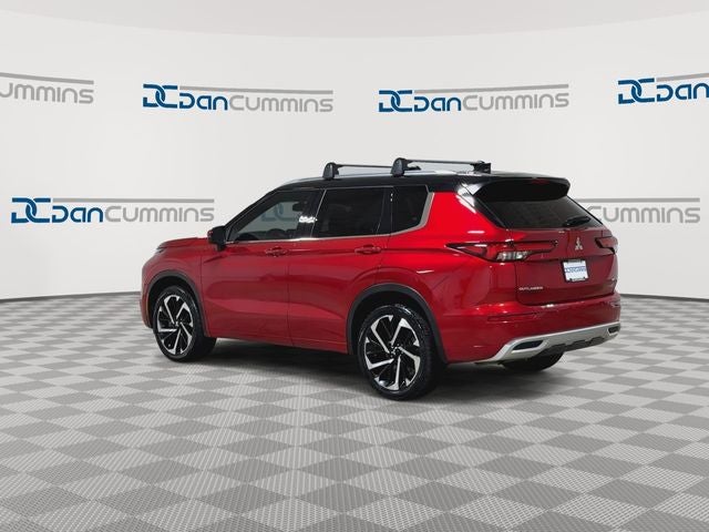 2024 Mitsubishi Outlander Base