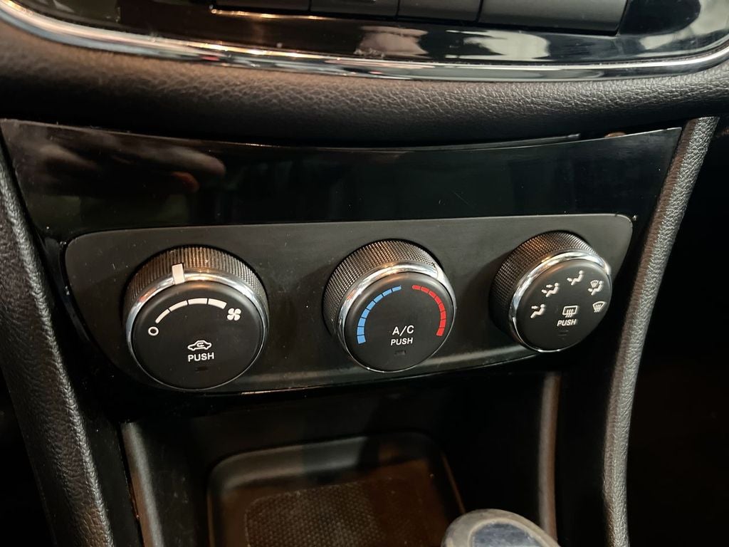 2012 Chrysler 200 LX