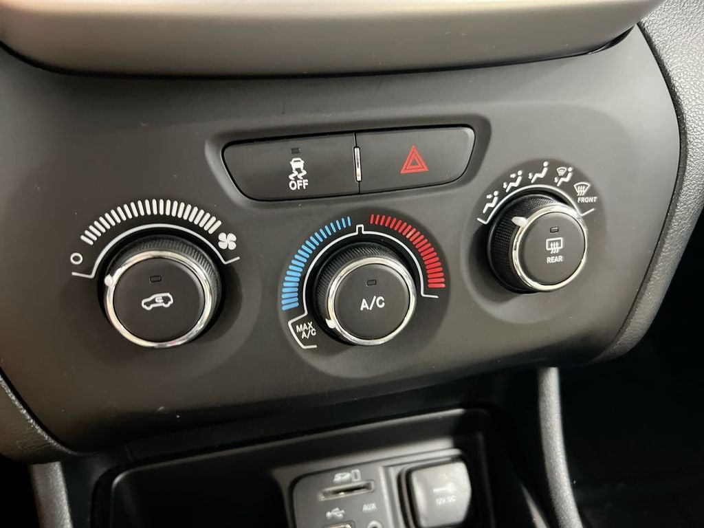 2016 Jeep Cherokee Sport