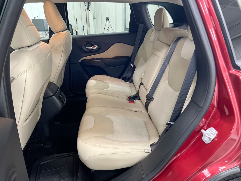 2016 Jeep Cherokee Sport