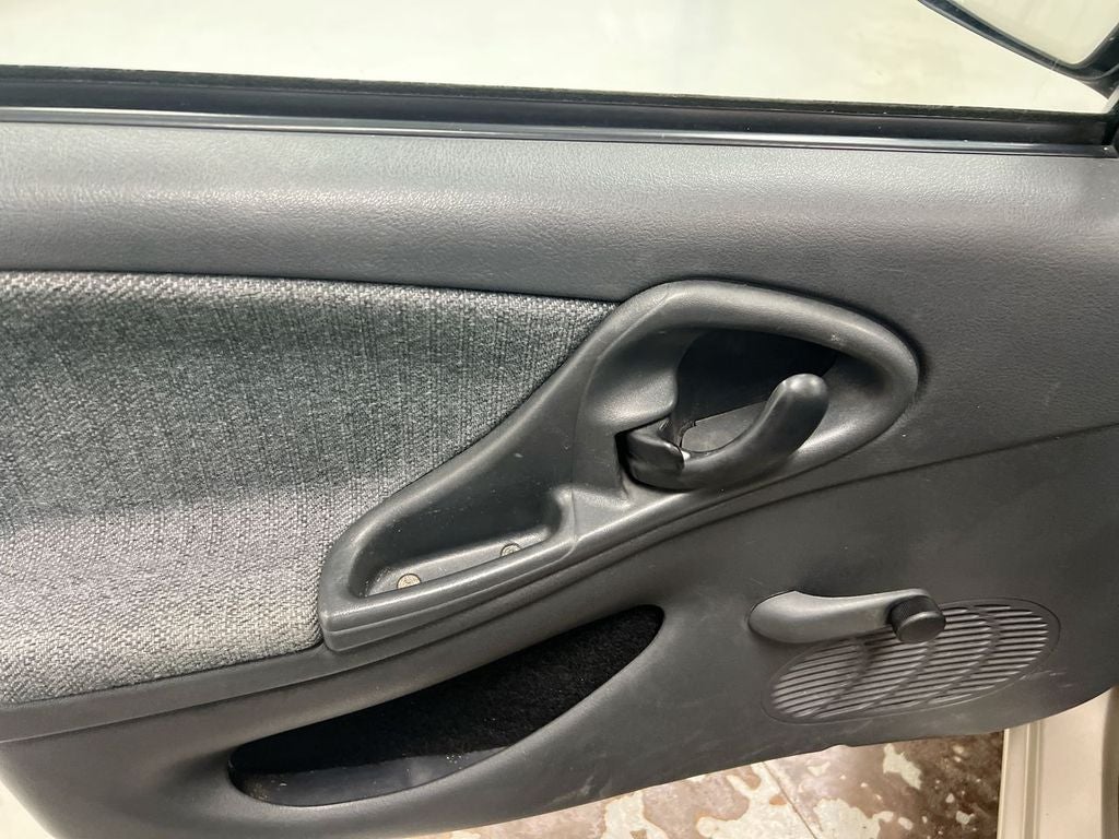 2004 Chevrolet Cavalier Base