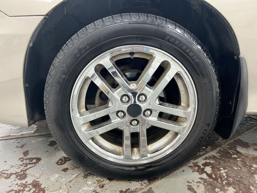 2004 Chevrolet Cavalier Base