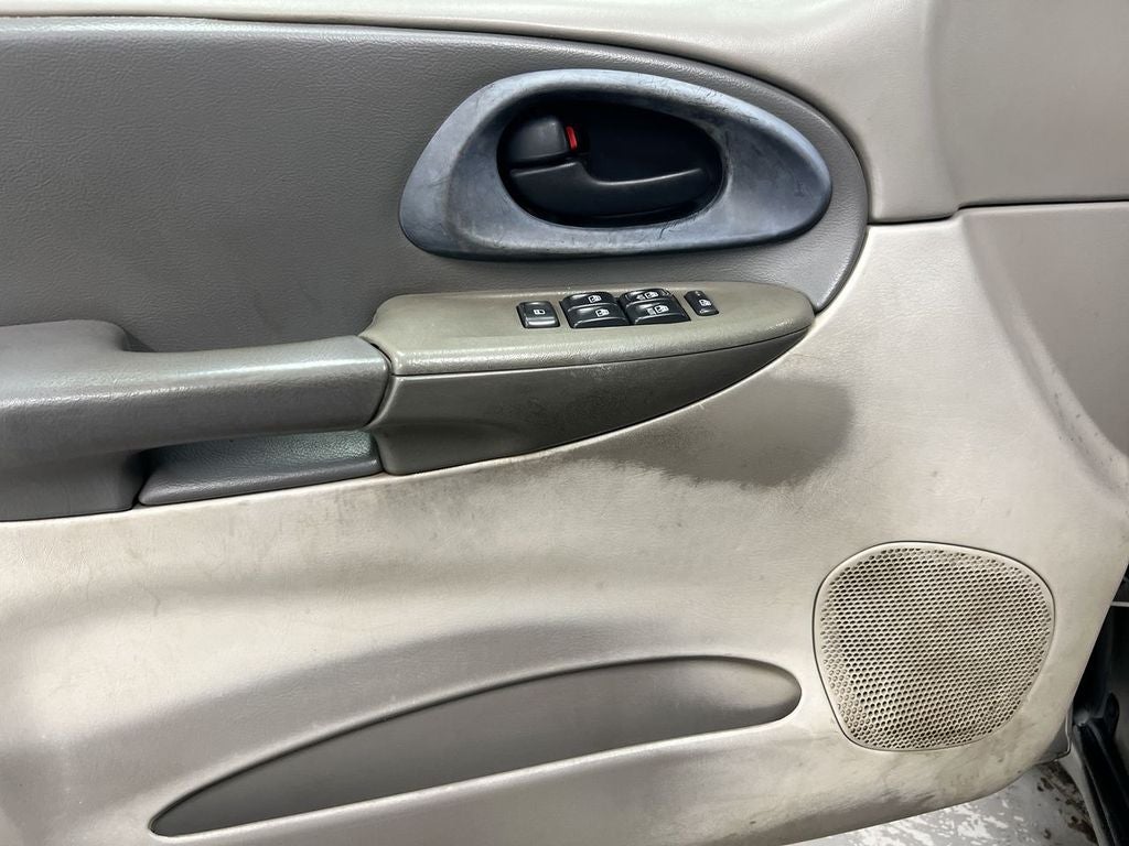 2004 Chevrolet TrailBlazer LS