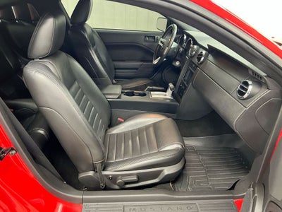2005 Ford Mustang GT Deluxe