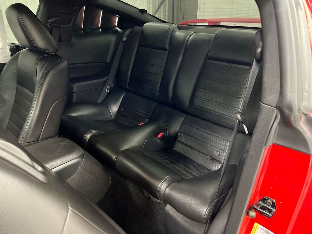 2005 Ford Mustang GT Deluxe