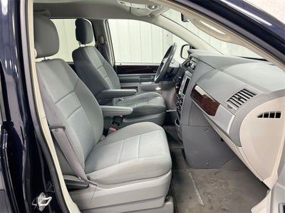 2010 Chrysler Town & Country Touring