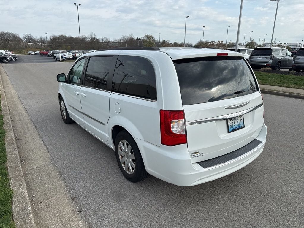 2016 Chrysler Town & Country Touring